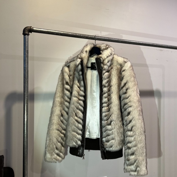 GUESS Faux Fur Jacket - Picture 5 of 7